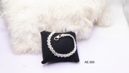 Bracelet 16